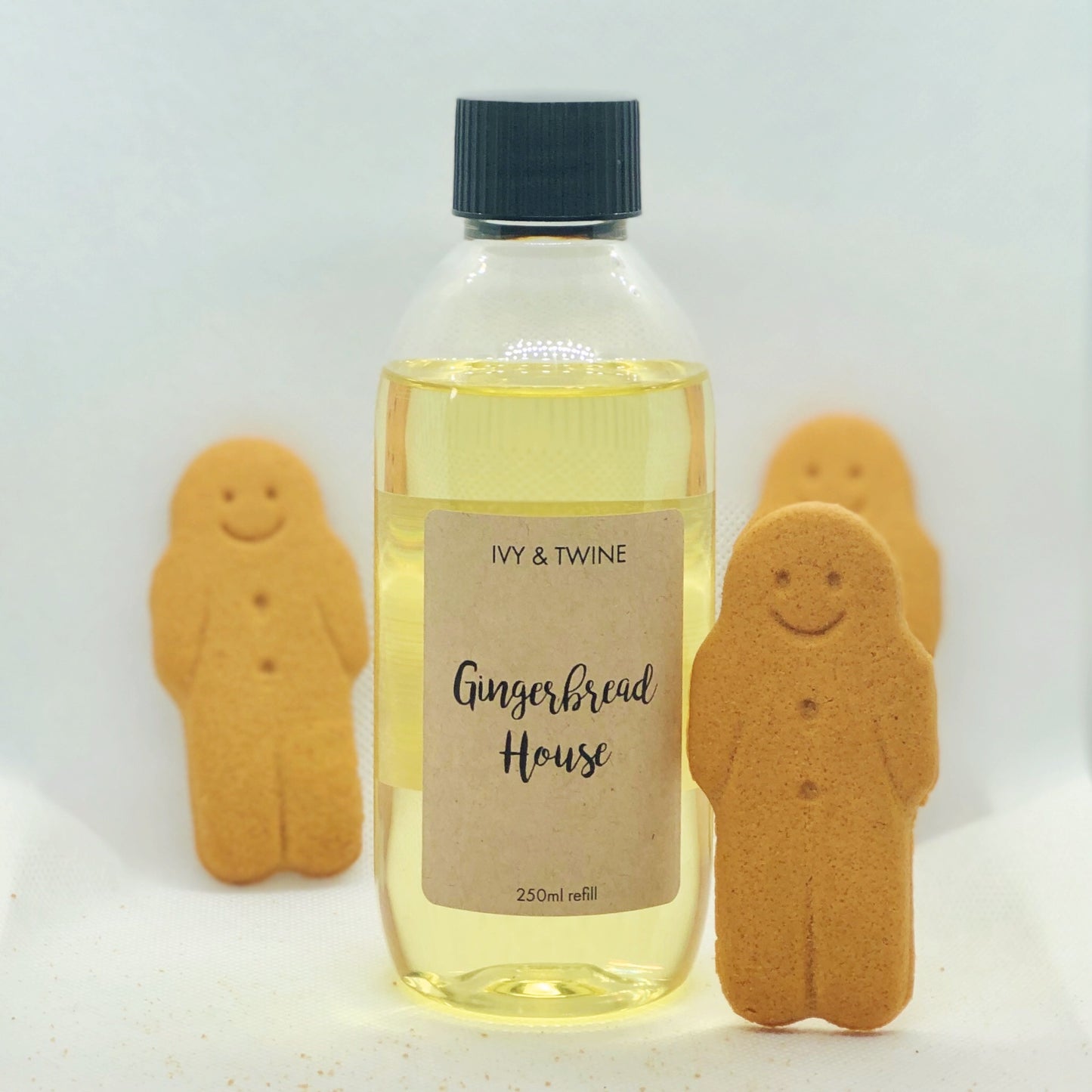 ivy and twine candles, rhubarb and plum candle, handpoured candles.